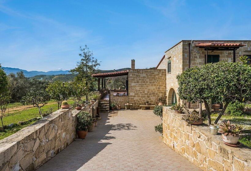 Athina Traditional Villa