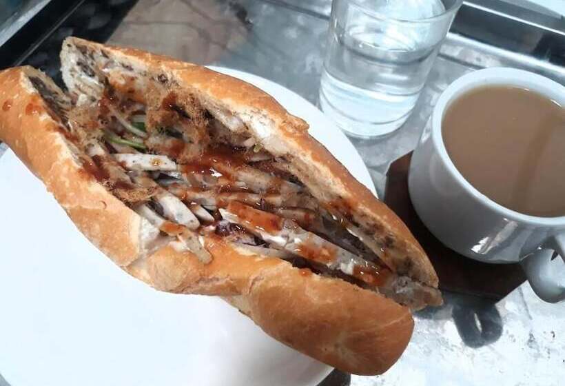 Ba'mi Thakhek Hostel