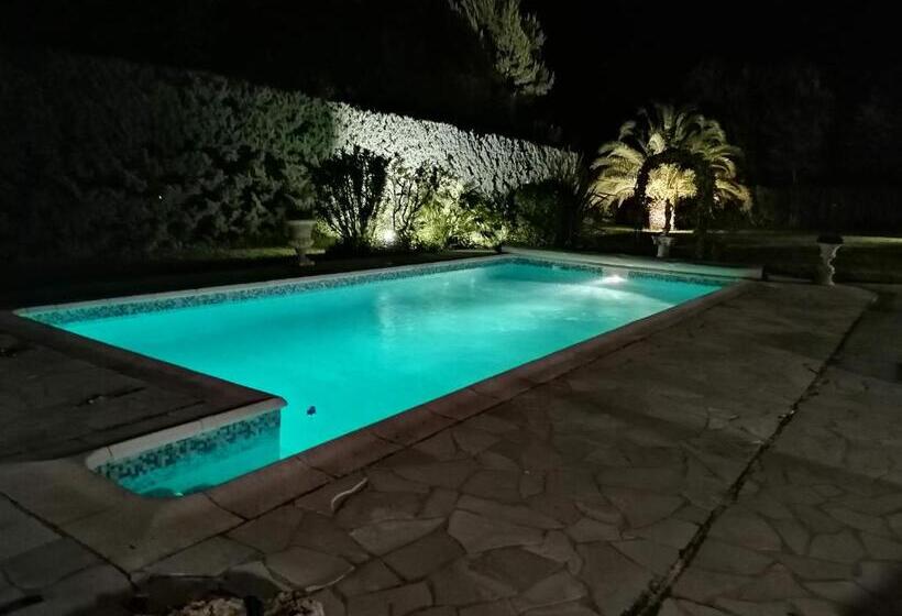 Bed and Breakfast Hôtes Antic Provence