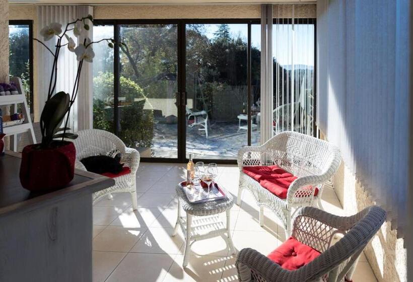 Bed and Breakfast Hôtes Antic Provence