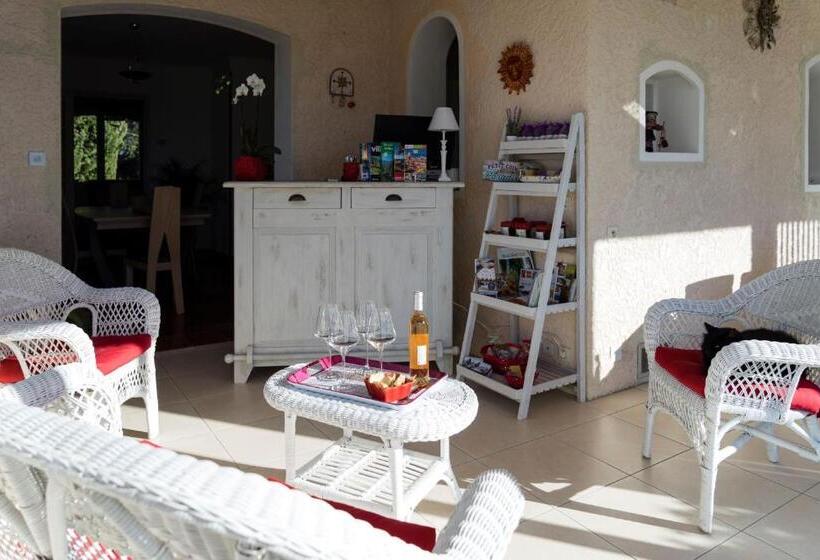Bed and Breakfast Hôtes Antic Provence
