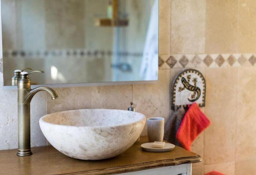 Bed and Breakfast Hôtes Antic Provence