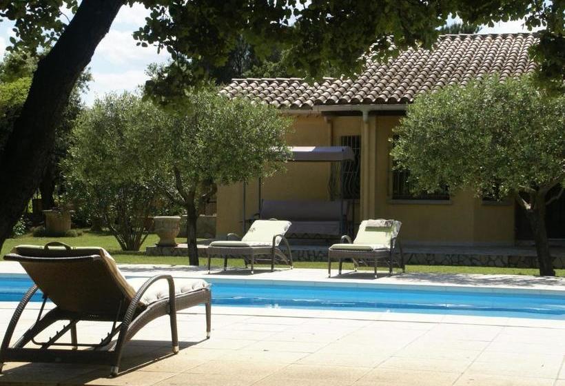 Stunning Villa In Sorgues With Swimming Pool