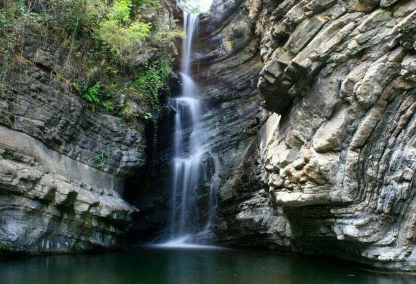 Delighful Villa In Berlou With Private Swimming Pool