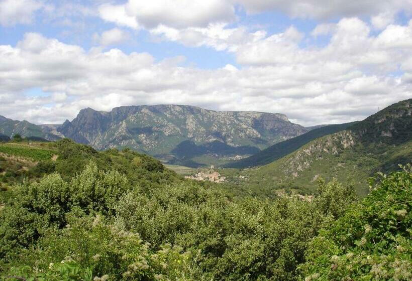 Delighful Villa In Berlou With Private Swimming Pool