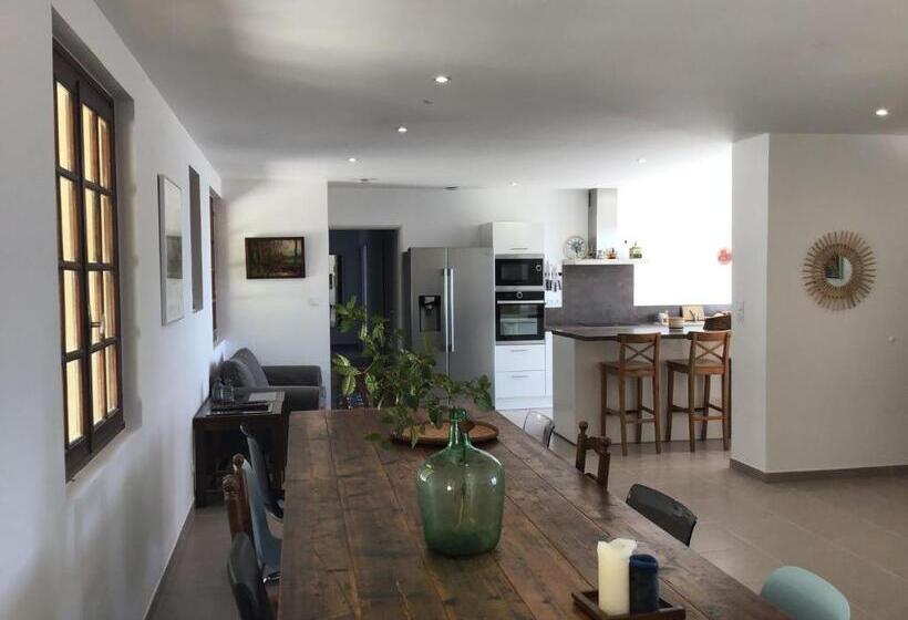 Delighful Villa In Berlou With Private Swimming Pool