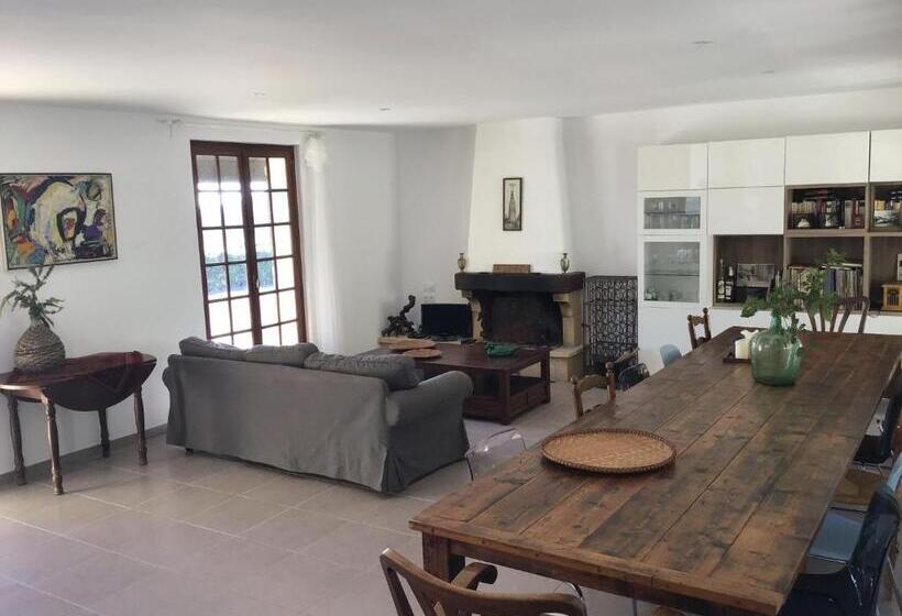 Delighful Villa In Berlou With Private Swimming Pool