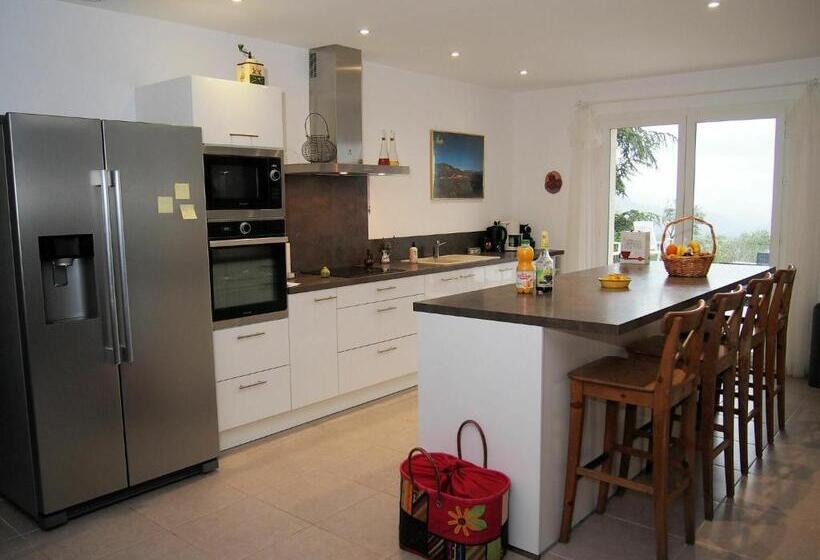 Delighful Villa In Berlou With Private Swimming Pool