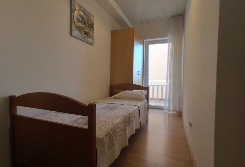 ホテル Beach Apartments With Pool