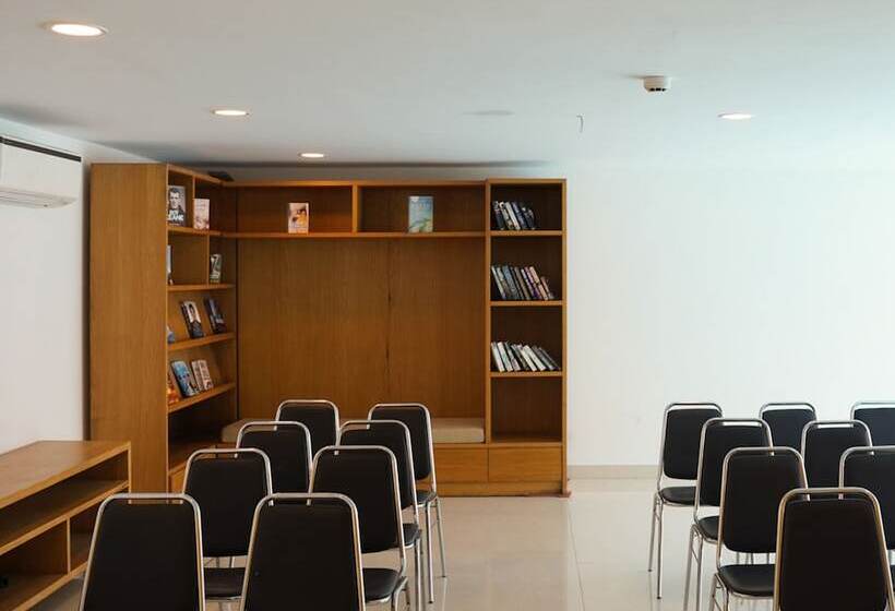 Отель Bloomrooms @ Calangute