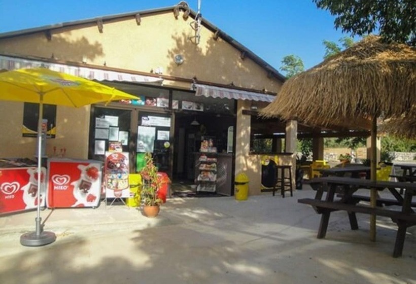 בית מלון כפרי Camping Beaume Giraud