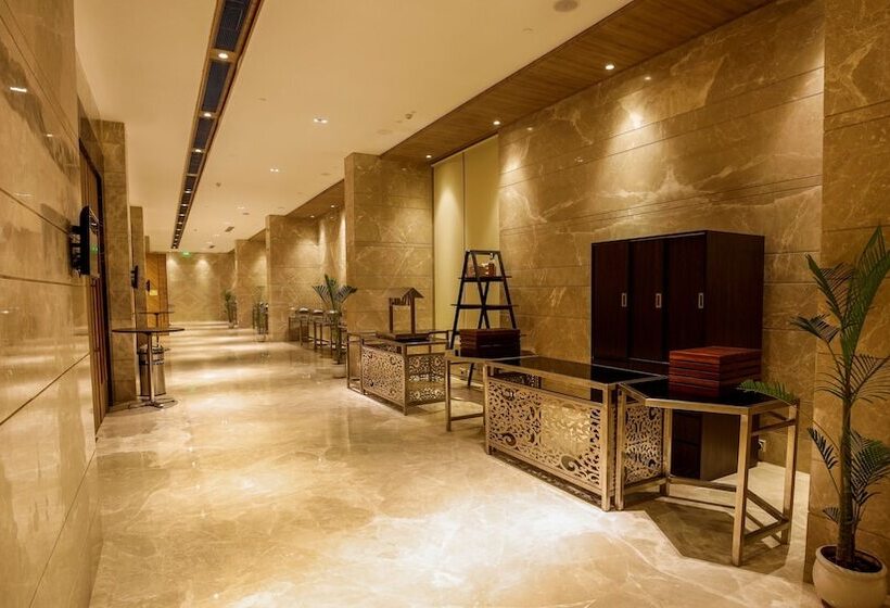 هتل Holiday Inn Gurugram Sector 90, An Ihg