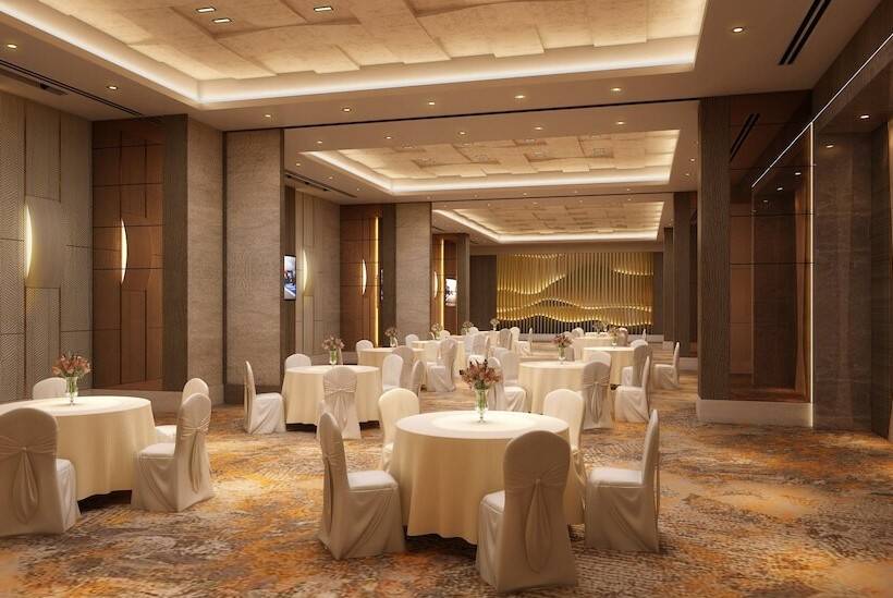 هتل Holiday Inn Gurugram Sector 90, An Ihg