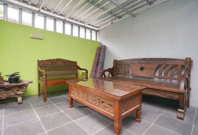 فندق Nindy Homestay By Oyo Rooms