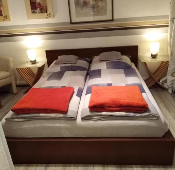 ホテル Haus Adria