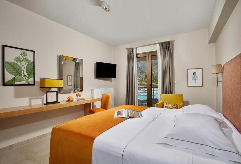 Отель Sempre Viva Suites