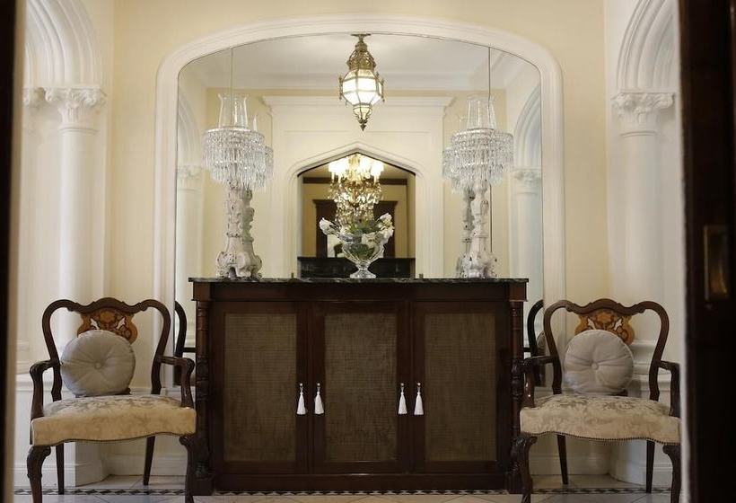 酒店 Spazio Arona Boutique