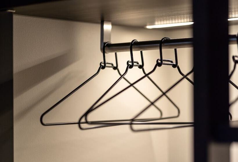 فندق The Adams  Self Check In