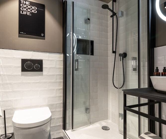 فندق The Adams  Self Check In