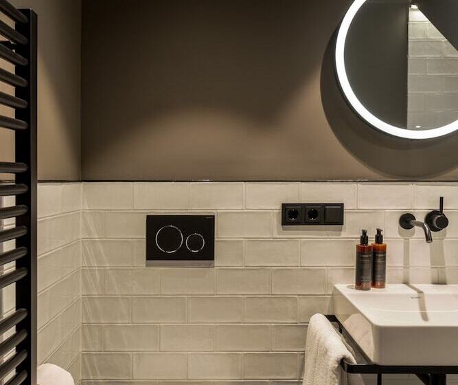 فندق The Adams  Self Check In