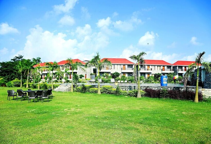 בית מלון כפרי The Corbet Manral Resort & Spa