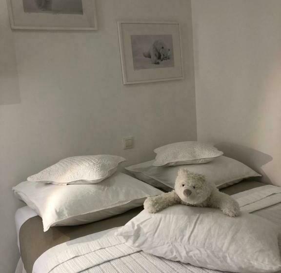 La Tanière De L Ours Blanc Aubagne Cassis Aix En Provence