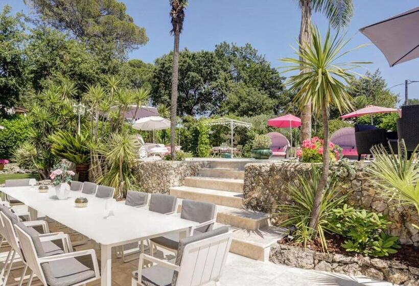 Lavish Villa In Mouans Sartoux With Sauna