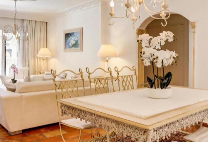 Lavish Villa In Mouans Sartoux With Sauna