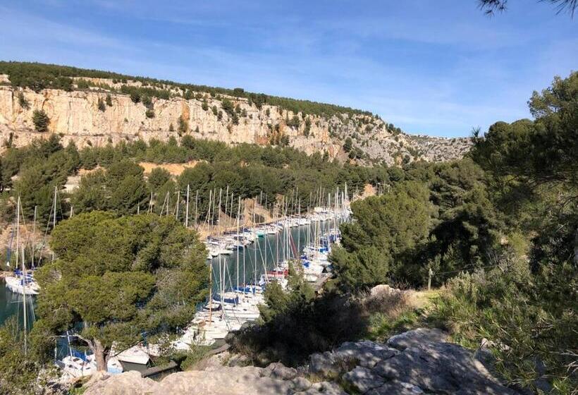 Le Mouton à 5 Pattes Aubagnecassisaix En Provence