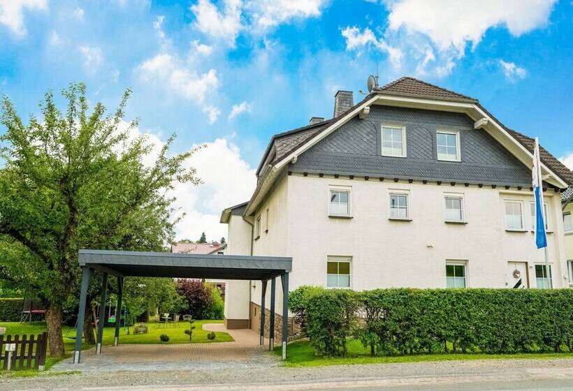 Luxurious Apartment In Medebach Near Public Pool