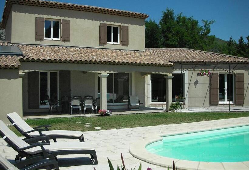 Luxury Villa With Garden And Covered Terrace