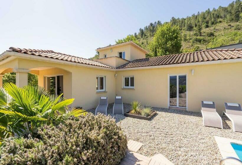 Luxurious Villa With Private Pool In Les Vans