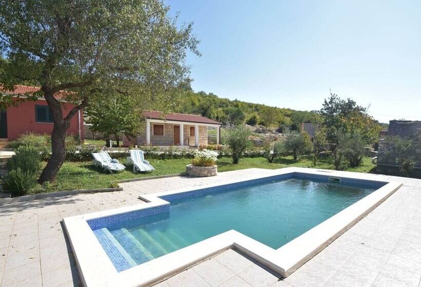 Villa With Private Pool In Trilj Dalmatia