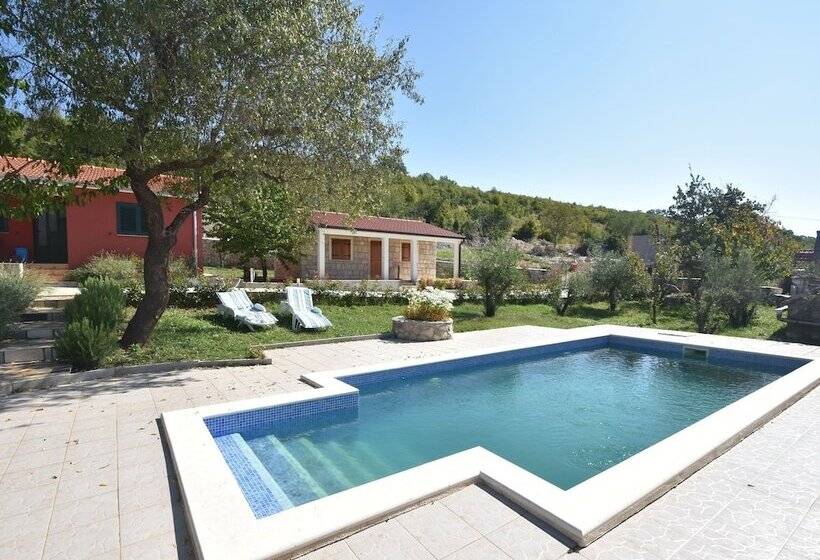 Villa With Private Pool In Trilj Dalmatia