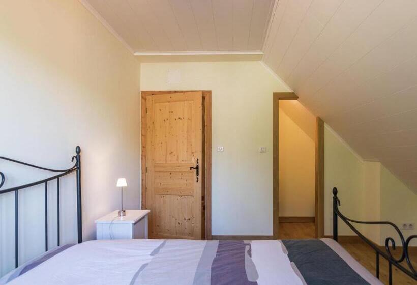 Luxury Villa With Pool On The Edge Of Montignac