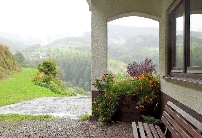Modern Apartment In Bad Peterstal Griesbach With Vineyards