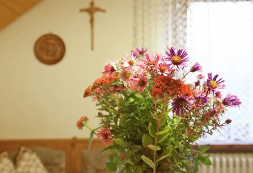 Modern Apartment In Bad Peterstal Griesbach With Vineyards