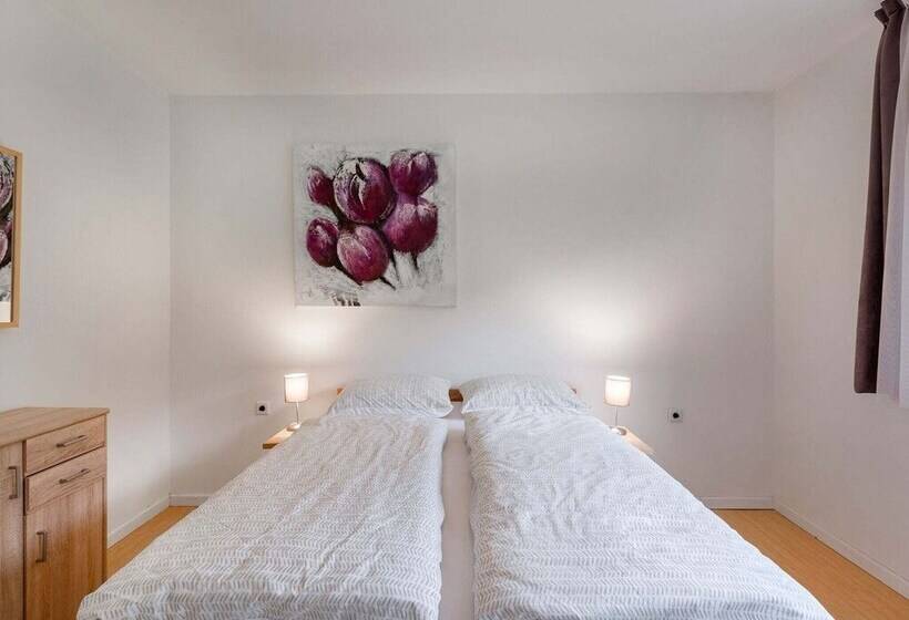 Apartment With Private Terrace In Velmede