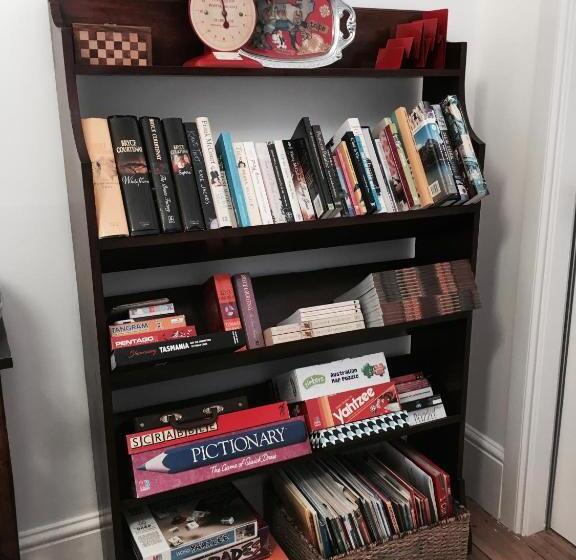 بنسيون Assemblage Boutique Art B & B