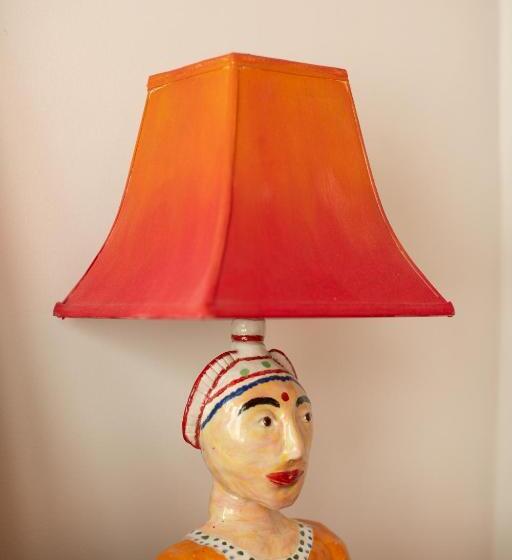 بنسيون Assemblage Boutique Art B & B