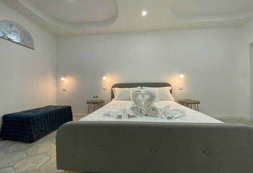 بنسيون Don Ugo Luxury Rooms