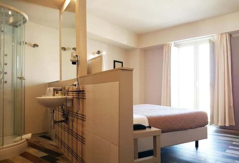 بنسيون Don Ugo Luxury Rooms