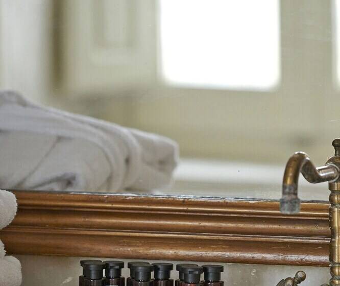 펜션 Finikia Residence