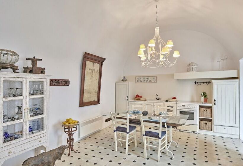 펜션 Finikia Residence