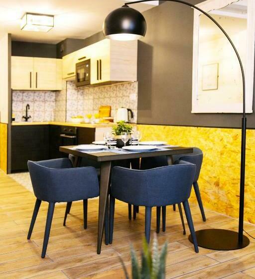 2 Pièces Avec Patio Dans Le Centre De Toulon