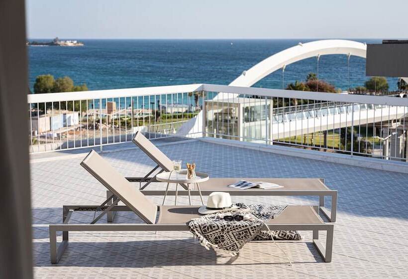 Sea View Beach Penthouse – Athens Coast