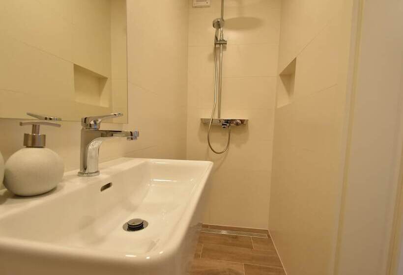 Spacious And Comfortable Apartment, Outside The Historical Centre Of Split