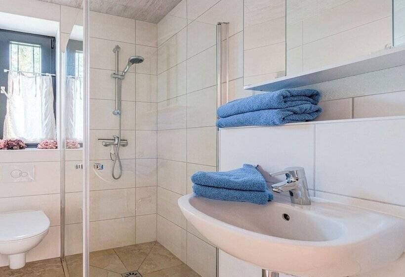 Spacious Apartment Near Lake In Guntersberge