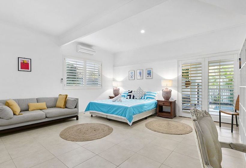 Stunning Sunshine Beach House In Prime Location  31 Ferguson Street