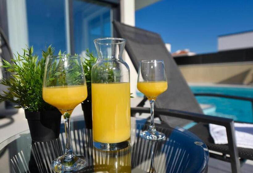 Villa Sara Private Infinity Pool